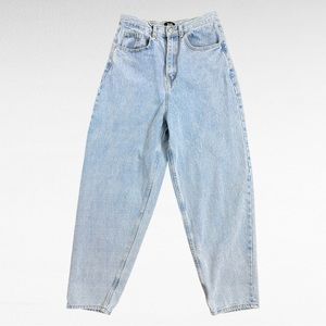 Simple Society | Light Blue Wash Denim High Waisted Slouchy Boyfriend Jeans